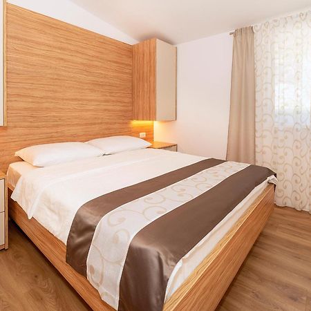 Apartments Kricin II Baška Exteriör bild